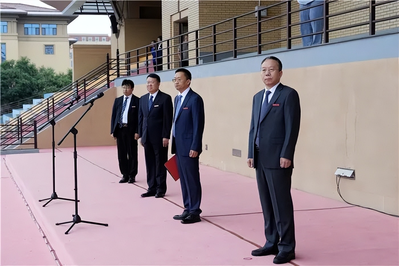 太原理工大学学生处电话_2024-2025学年升旗仪式_太原理工大学升国旗仪式