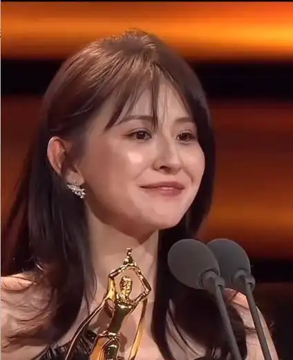 热依扎周游恋爱史_热依扎周游婚姻状况_热依扎和周游分手