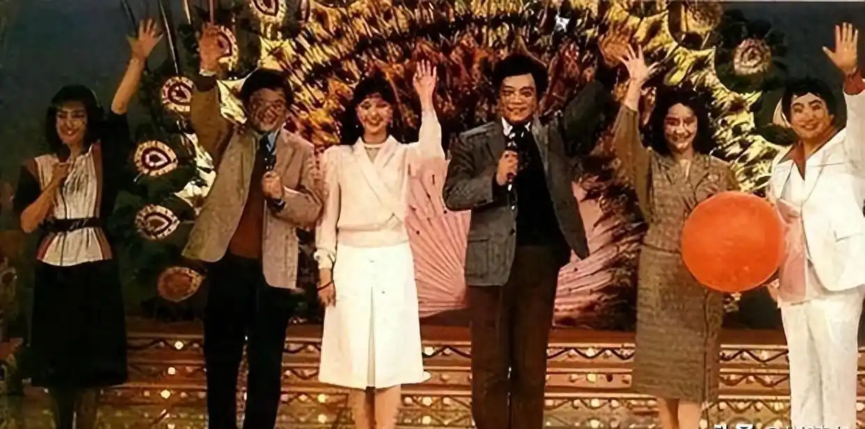 曾为央视一美女，赴港生子离开央视舞台，如今远居美国不再露面