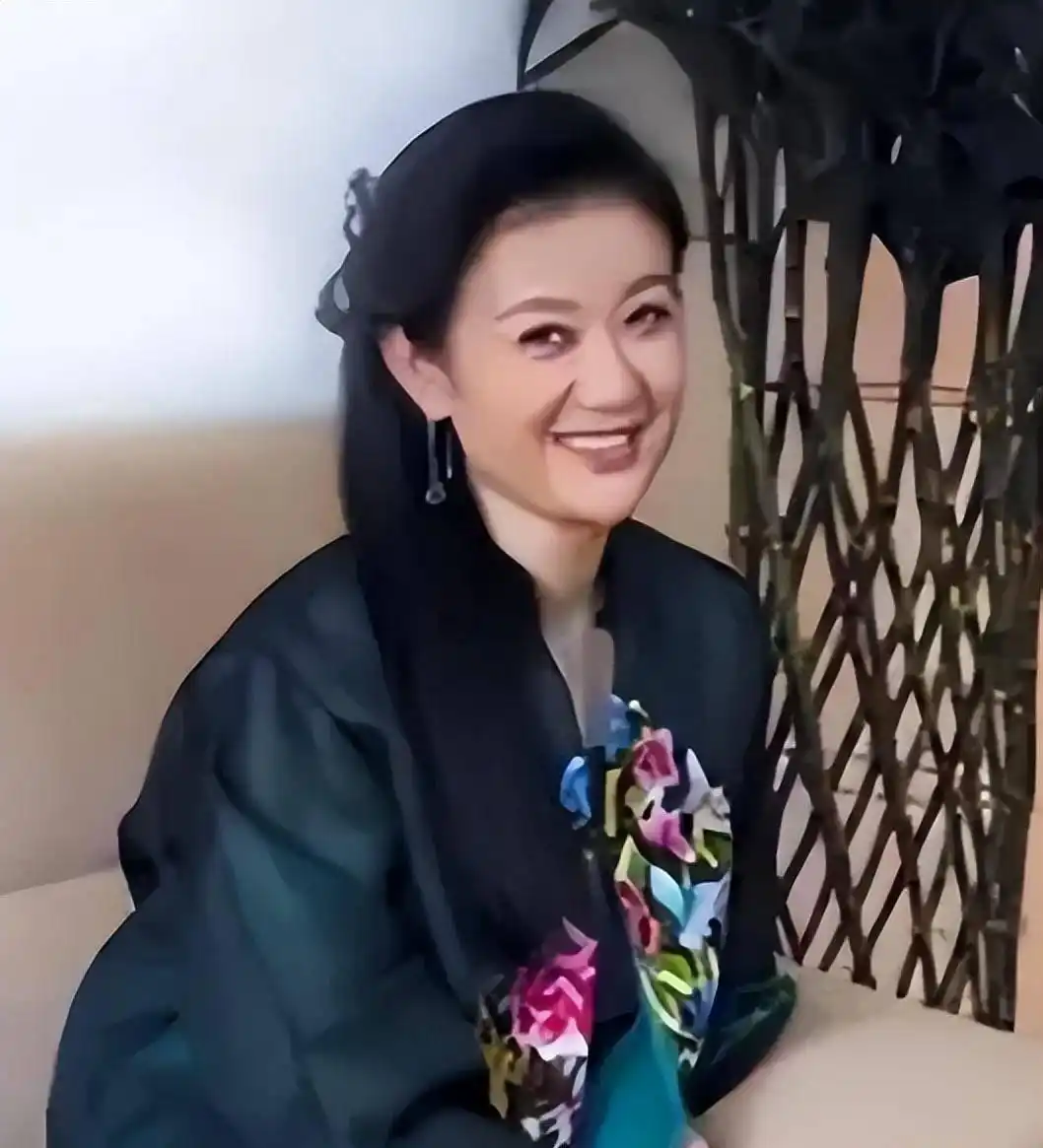 李小加夫人_李小玢 主持生涯_李小玢 退休生活