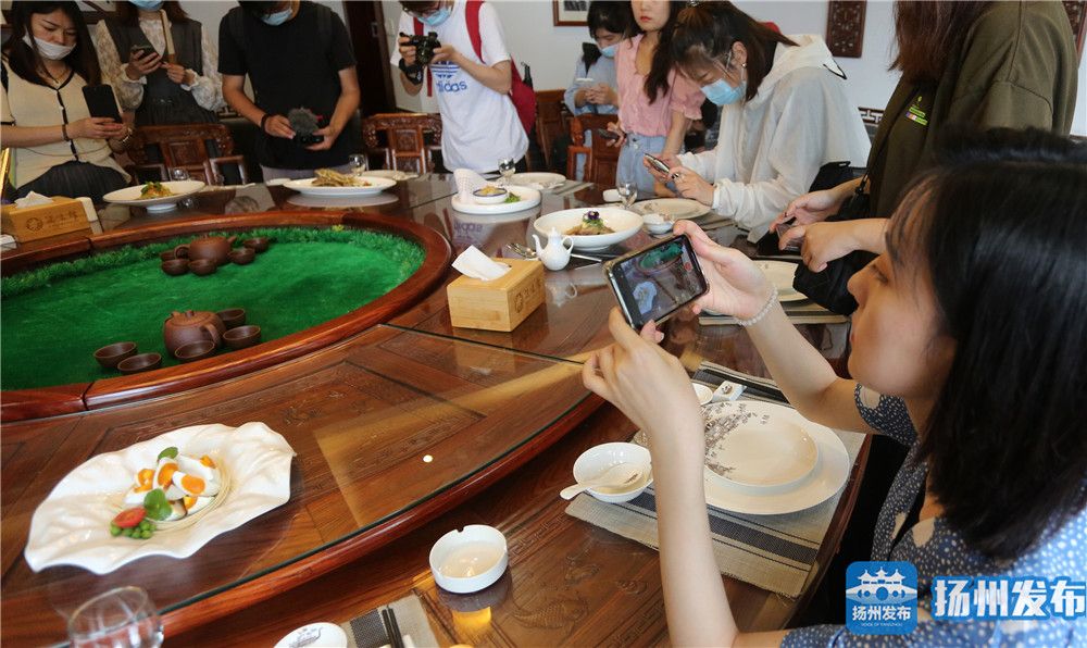 汪曾祺文化特色街区探秘_江苏省扬州市高邮 美食_汪曾祺高邮美食文化