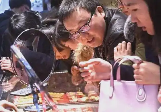 探索国内金价与国际金价差异的根源